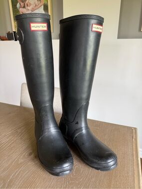 Hunter Black Tall Waterproof Rubber Boots